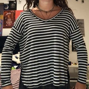 Soft & Sexy American Eagle Long Sleeved V Neck